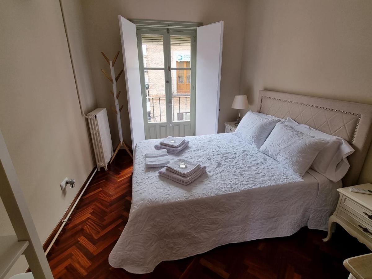 Casa De Lorca Hotel Alcala de Henares Bagian luar foto