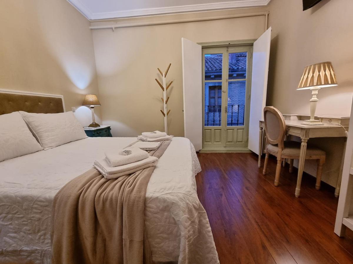 Casa De Lorca Hotel Alcala de Henares Bagian luar foto