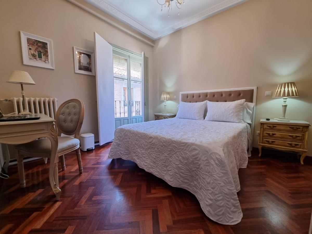 Casa De Lorca Hotel Alcala de Henares Bagian luar foto