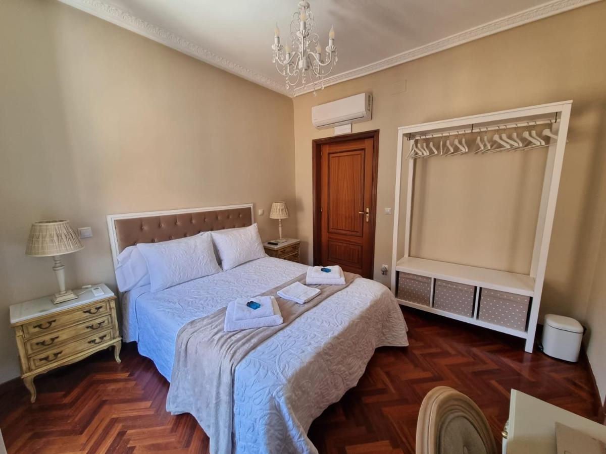 Casa De Lorca Hotel Alcala de Henares Bagian luar foto