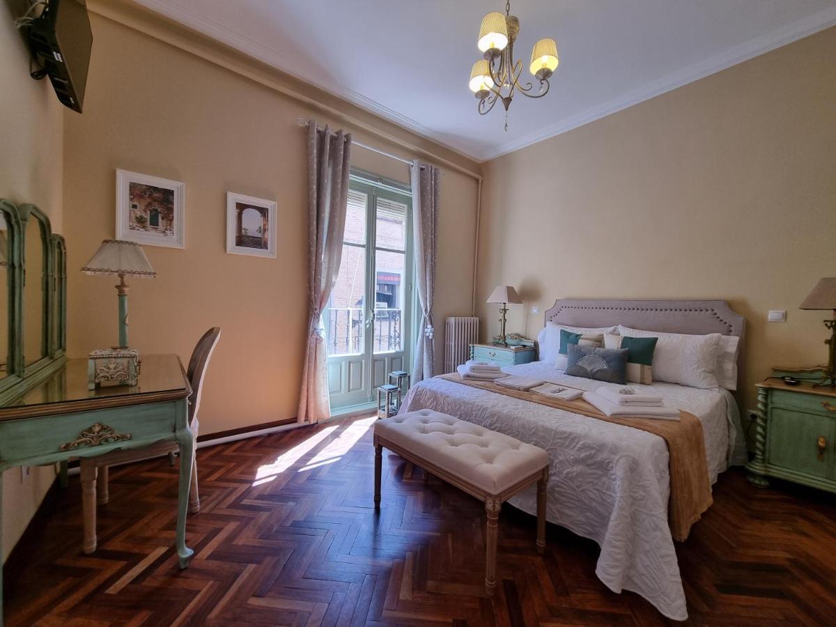 Casa De Lorca Hotel Alcala de Henares Bagian luar foto