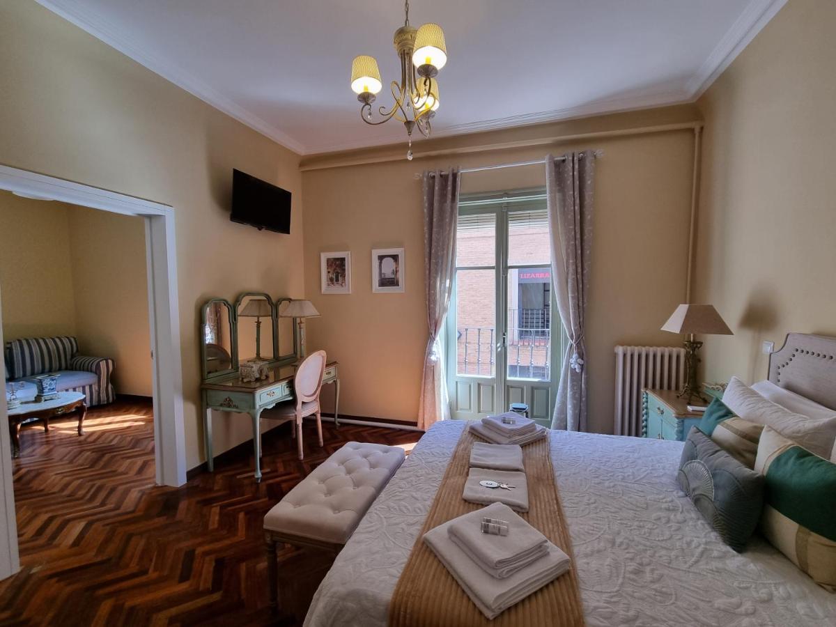 Casa De Lorca Hotel Alcala de Henares Bagian luar foto